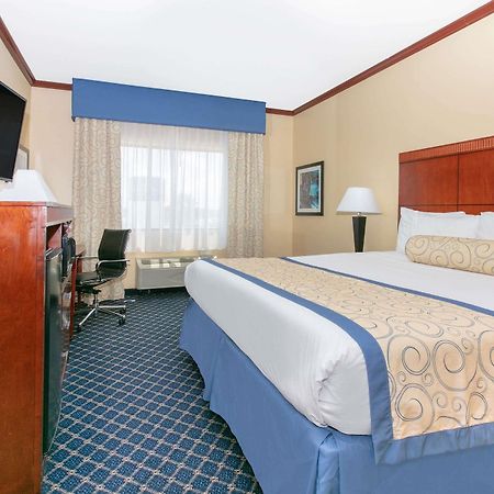 Baymont By Wyndham Mccomb Hotel Eksteriør billede