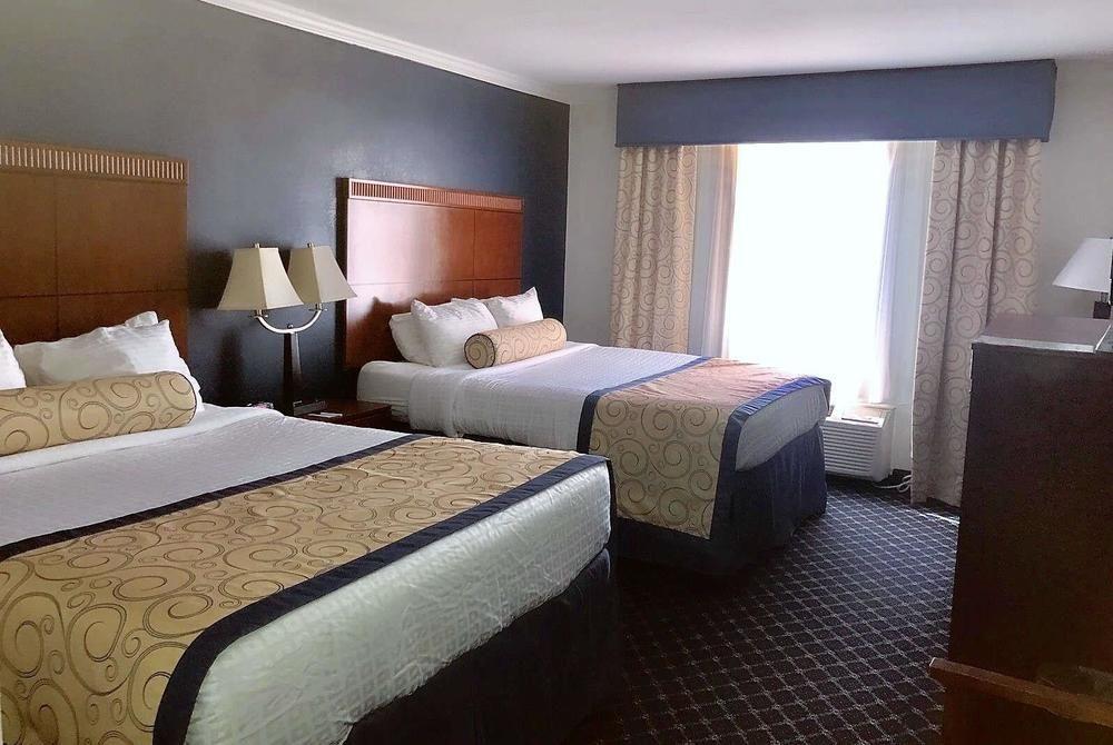 Baymont By Wyndham Mccomb Hotel Eksteriør billede