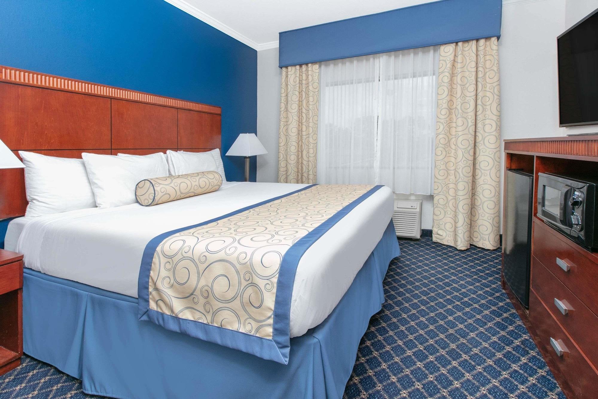 Baymont By Wyndham Mccomb Hotel Eksteriør billede