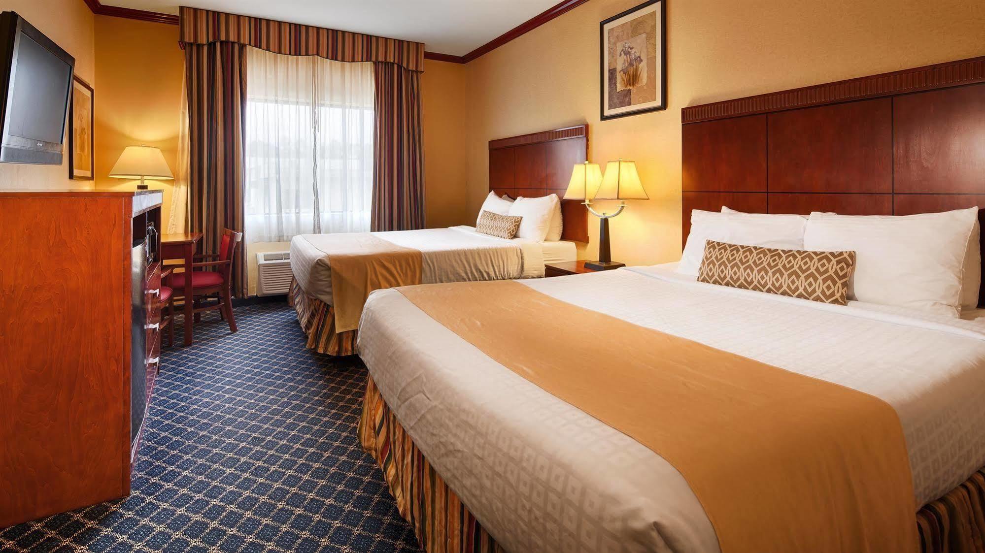 Baymont By Wyndham Mccomb Hotel Eksteriør billede